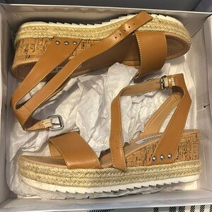 Steve Madden Wedge sandals